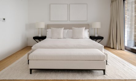 Muse of Notting Hill 6