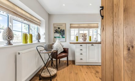 Cosy Cotswolds Cottage 8