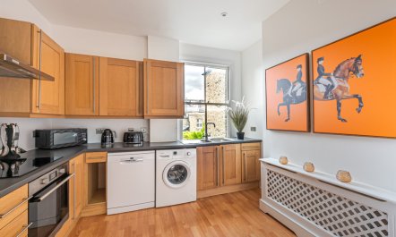 Fulham Treasure 8