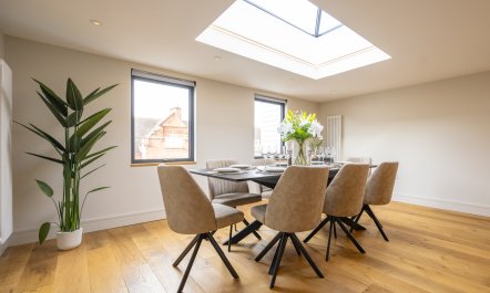 Henley Hideaway 6