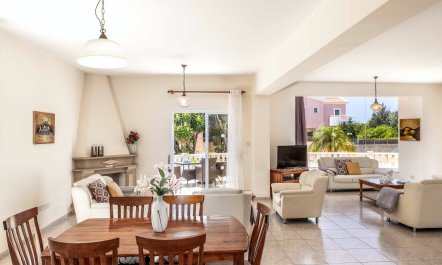 Coral Bay Hideaway 1