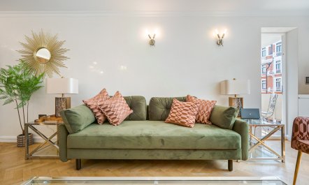 Charming Knightsbridge 2