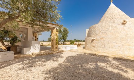 The Trulli of the Mulberry 9