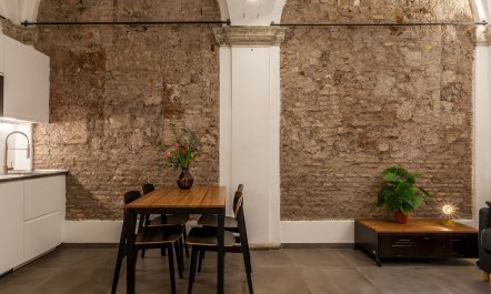 Renaissance-style Courtyard 6