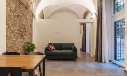 Renaissance-style Courtyard