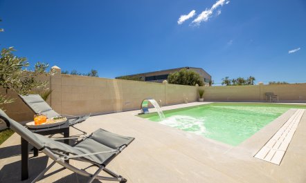 Town & Country Abode 4