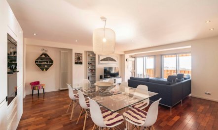 Port-Side Apartment 6