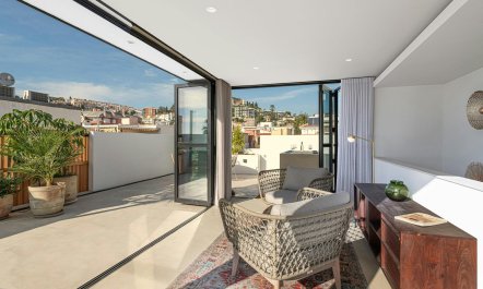 Stylish Beachfront Abode 5