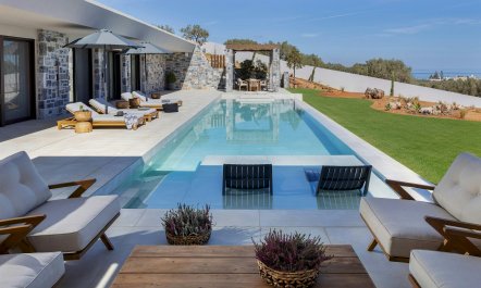 Golden Stonehouse Place 2