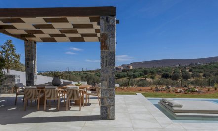 Golden Stonehouse Place 5