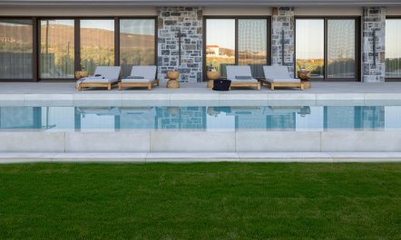 Golden Stonehouse Place 4