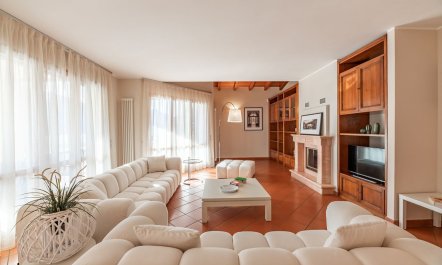 Above Como 1