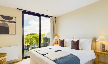 Canalside Sanctuary 4