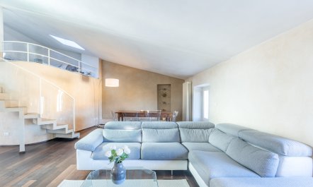 Panoramic Piazza Vista 9