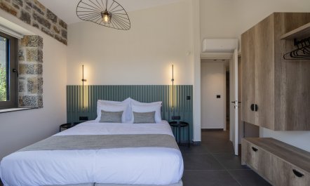 Hidden Crete House 7