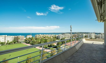 Bay of Cannes Vistas 3