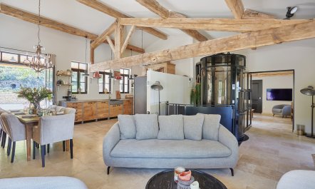 A Glass of Champagne 5