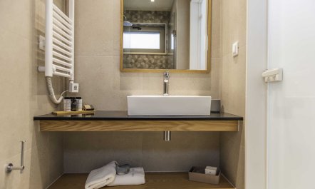 Sunset Cove Studio 3