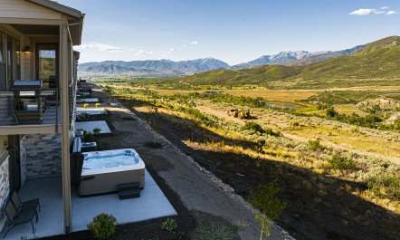 Rugged Alpine Place 4