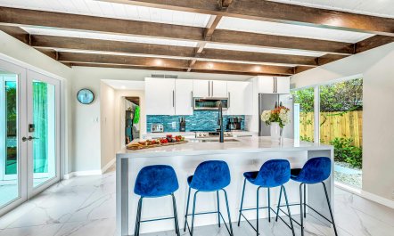 Tropical Dockhouse 5