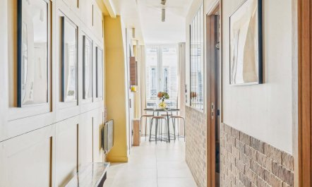 Vibrant Artistic Retreat 5