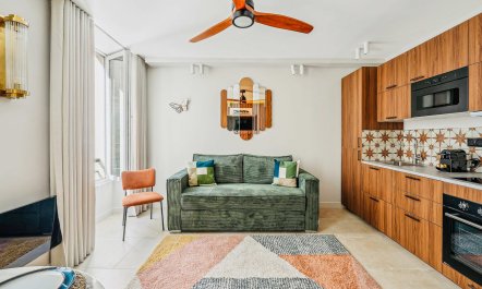 Vibrant Artistic Retreat 3