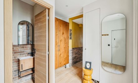 Vibrant Artistic Retreat 7