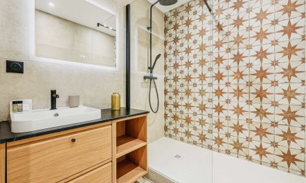 Vibrant Artistic Retreat 9