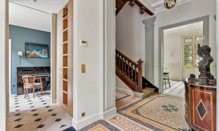 Elegant Urban Mansion 5