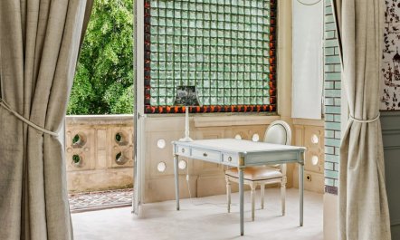 Elegant Urban Mansion 1