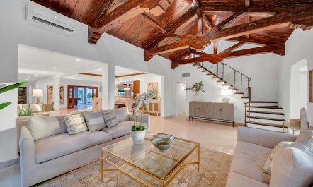 Palm Trees & Tiki Nights 5