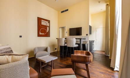 The Parisian Maison 0