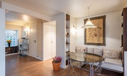 The Paris Quarters 8