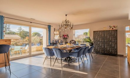 Proven&ccedil;al Stone 3