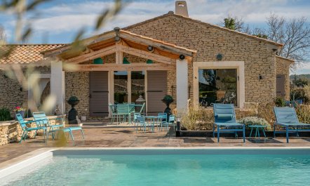 Proven&ccedil;al Stone