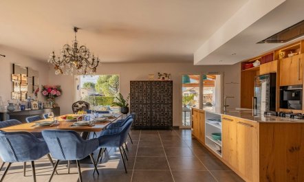 Proven&ccedil;al Stone 1