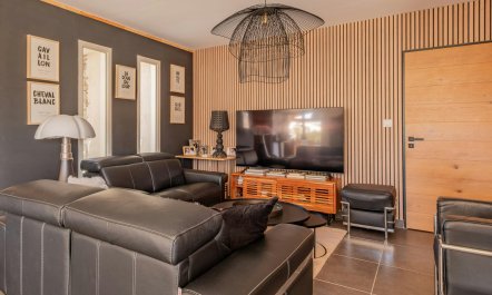 Proven&ccedil;al Stone 1