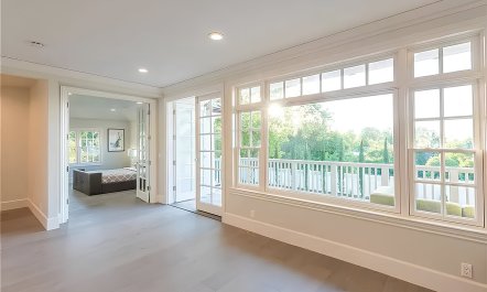 Hollywood Hills Kissing Book 8