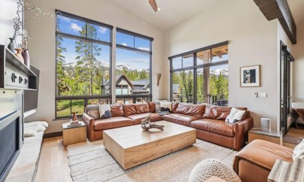 Mountain Peak View 1