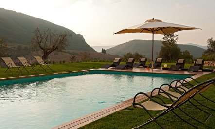 A Sunny Villa 1