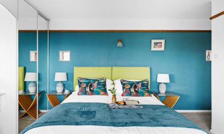 The Quayside Embrace 9