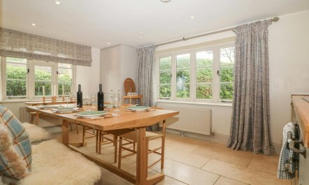 Gardener's Hideaway 6