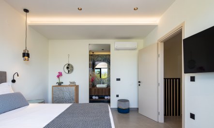 Cretan Coastal Crown 2