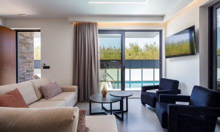 Cretan Coastal Crown