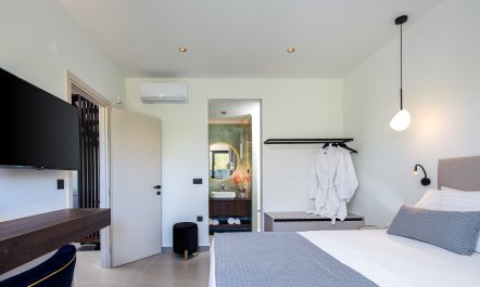 Cretan Coastal Crown 6