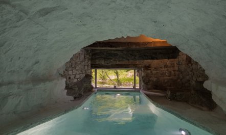 Sun-Kissed Stone Hideaway 3