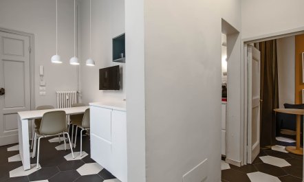 Renaissance Courtyard 5