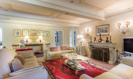 The Aristocrat&rsquo;s Garden 9