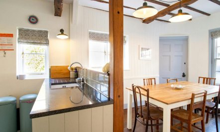 Coastal Cottage Escape 5