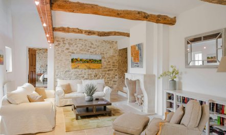 The Proven&ccedil;al Nest